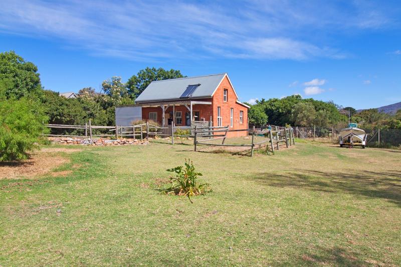 4 Bedroom Property for Sale in Meadowsteads Western Cape